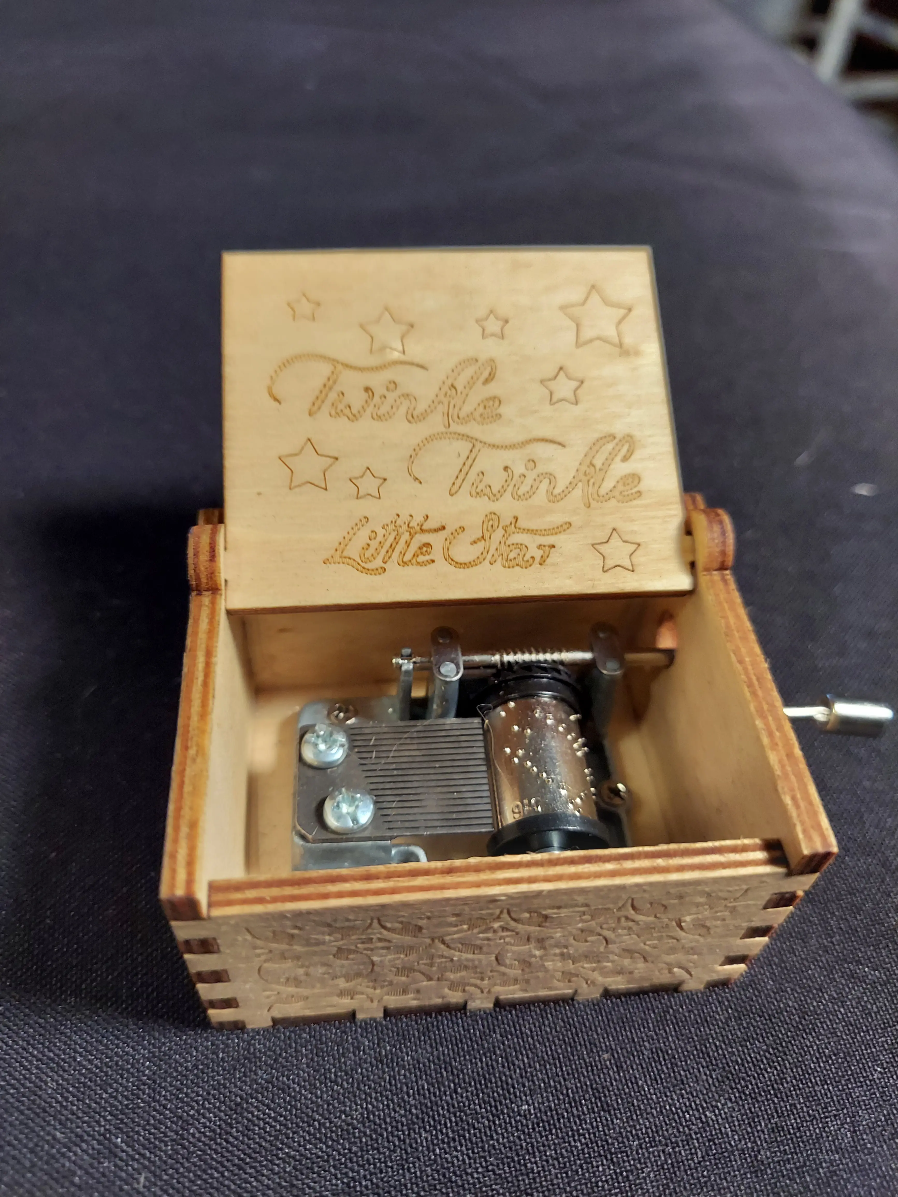 Twinkle Twinkle Little Star - Wooden Music Box - Perfect Gift for Any Occasion - Hand Cranked
