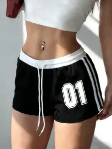 Heavyweight terry athletic shorts featuring contrast colors, a high-rise ribbed waistband, side webbing, “+ 01” numeric print design, a straight three-quarter cut, American retro casual sweatpants style—versatile for summer everyday wear, workouts, and ca