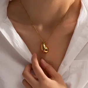 Hot-selling Smooth Versatile Little Pepper Pendant, Fashionable and Unique Exaggerated Necklace, Suitable for Best Friend Gifts, Valentine's Day Gifts, Parties, and Social Gatherings