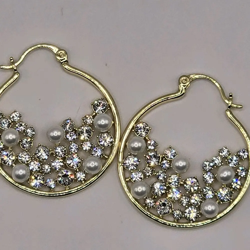 Arracada Arete Studd Earrings with Elegant Rhinestone and Pearl Accents for Fashionable Looks