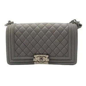 Pre-owned CHANEL Caviar Shoulder Bags Quilted Boy Bag Grey (17***33) AN043