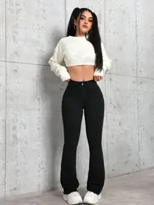 Women's Casual Flare Leg Denim Jeans with Pockets, Y2K Style, Flared, Comfortable and Stylish, Perfect for Everyday Wear