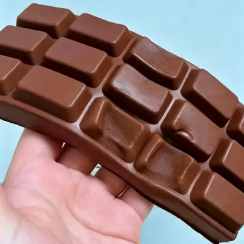 Super Slow Rising & Soft Touch PU Stress Relief Toy – Realistic Chocolate Bar Design, Squishy Squeeze Fidget for Kids, Teens & Adults, a Must-Have for Stress Relief, Fun & Safe Sensory Play.