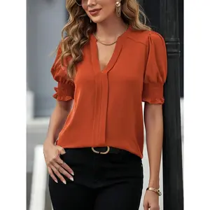 A fashionable and elegant women's solid color V-neck T-shirt, suitable for daily wear, commuting, travel and leisure activities