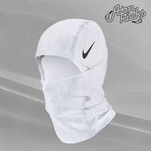 Nike Pro Hyperwarm Hood WhiteWindproof and protective face shield gear enhances athletic performance and is suitable for cycling and outdoor sports.
