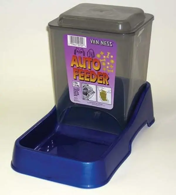 Van Ness Plastic Molding Auto Feeder 1.5 Pounds (assorted color)