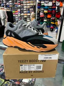 adidas Yeezy Boost 700 Wash Orange Preowned 10m