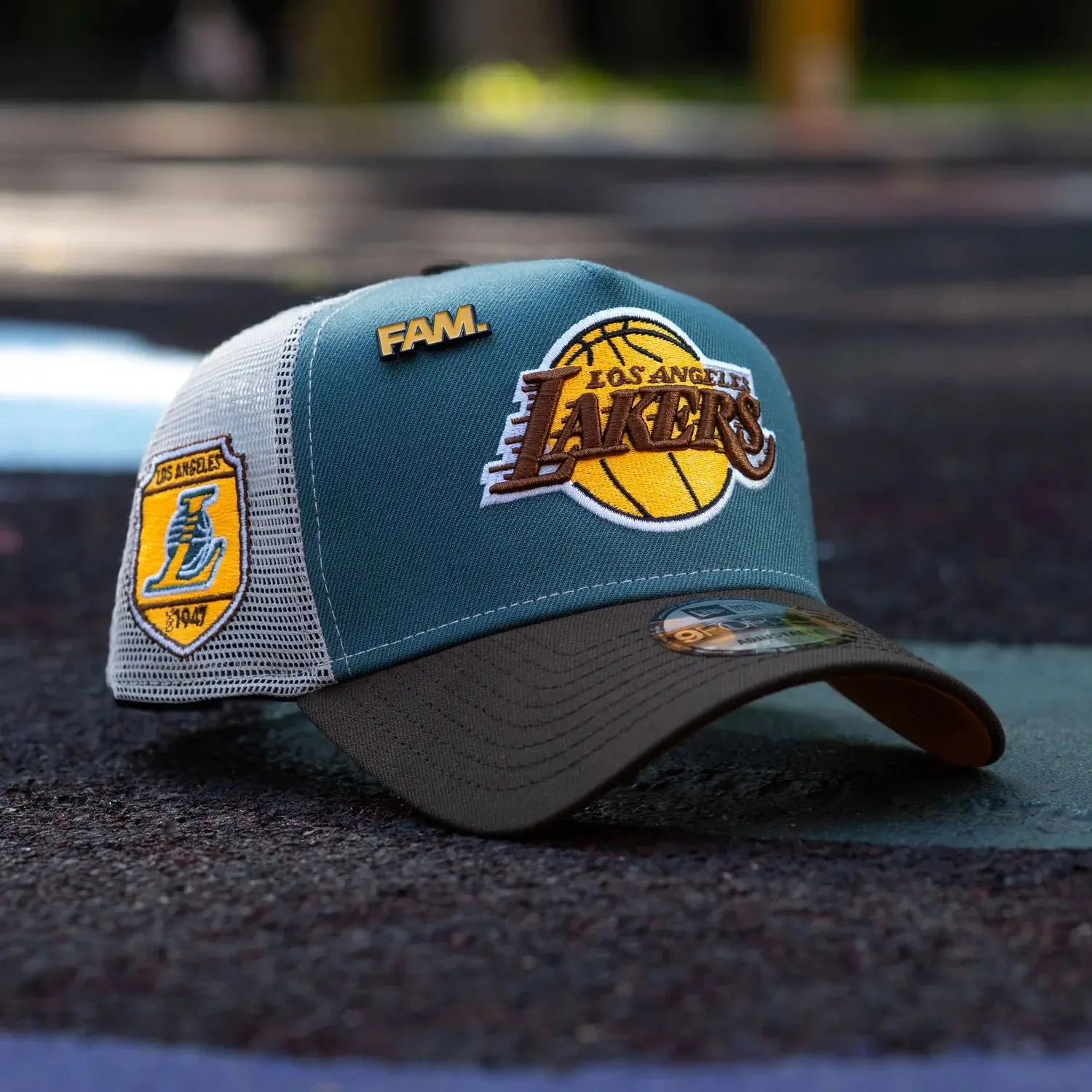 Los Angeles Lakers Trucker Cap Mitchell & Ness Snapback Hat NBA Mesh Baseball Cap Adjustable Unisex Embroidered Lakers Logo LA Basketball Team Sports Hat Vintage Streetwear Breathable Mesh Back Premium Quality Limited Edition,unisex outdoor cap