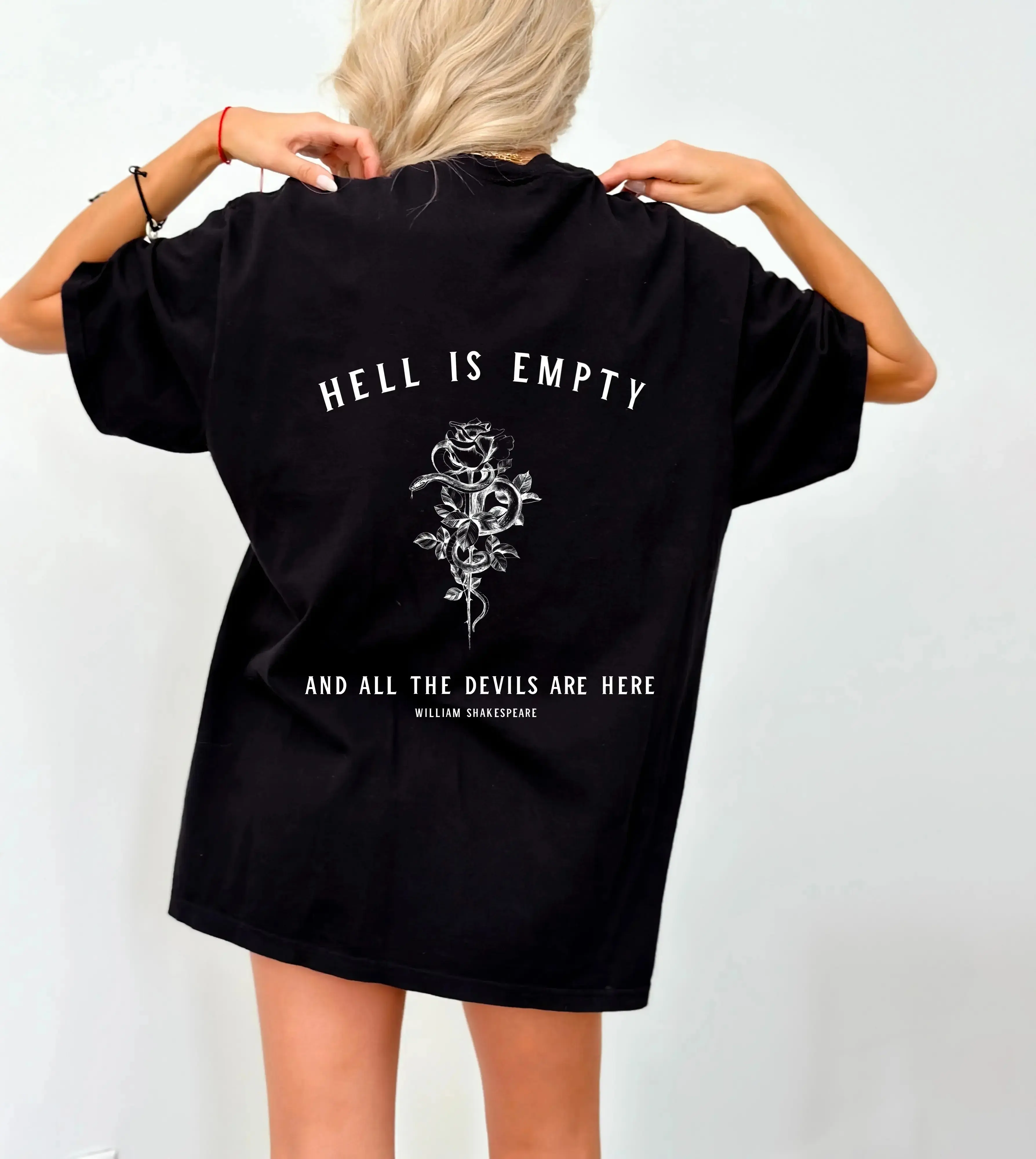 Women's Goblincore Cotton Crewneck Sweatshirt - Shakespeare, Fairy Grunge, Goth, Snake, Dark Academia, Emo Apparel with Printed Fabric, Oversized Round Neck Fit for Casual Everyday Wear, Tops