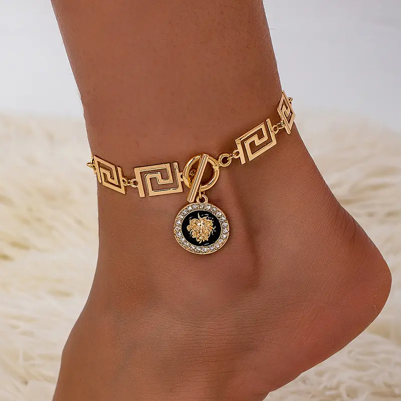Vintage Thick Chain Embossed Anklet - Antique Style, Bold Statement, Classic Vintage, Aesthetic Design for Beach Fashion Trends, Antique Style Anklets, Bold Statement Anklets