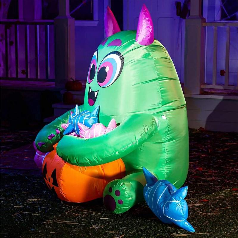 5 Feet Long Halloween Inflatable Monster Candy with Pumpkin Yard Decoration Built-in LED Lights Toy Suitable for Party Indoor, Outdoor, Yard, Garden, Lawn bats decor Witch Cauldron Aromatherapy Santa Claus Tree Costume decoradoras de eventos spider web