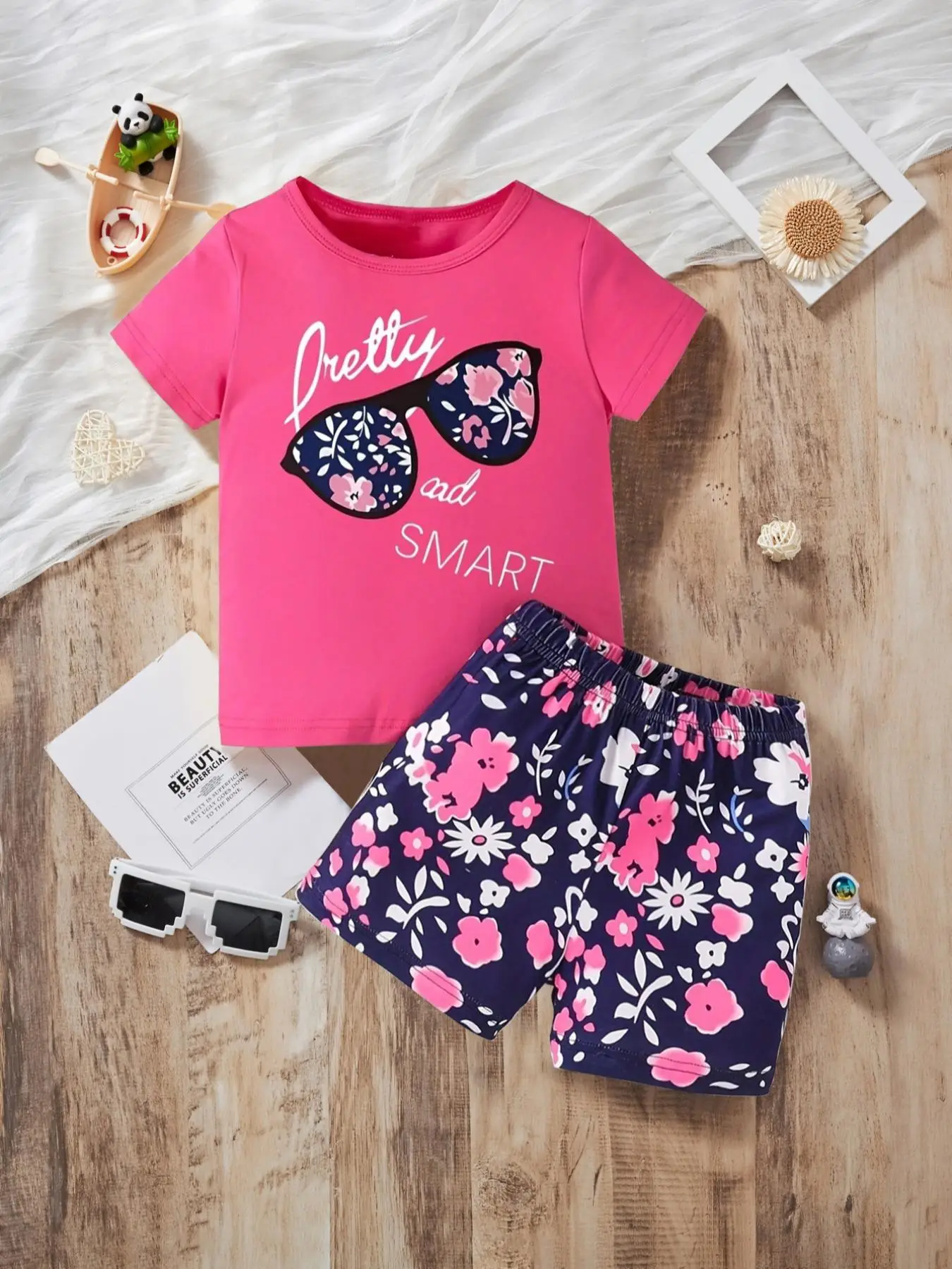 Girl's Cartoon Print Short Sleeve Tee & Floral Print Shorts Two-piece Set, Casual Round Neck T-shirt & Shorts, Summer Outfits Clothes for Kids