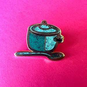 Olla de peltre enamel pin