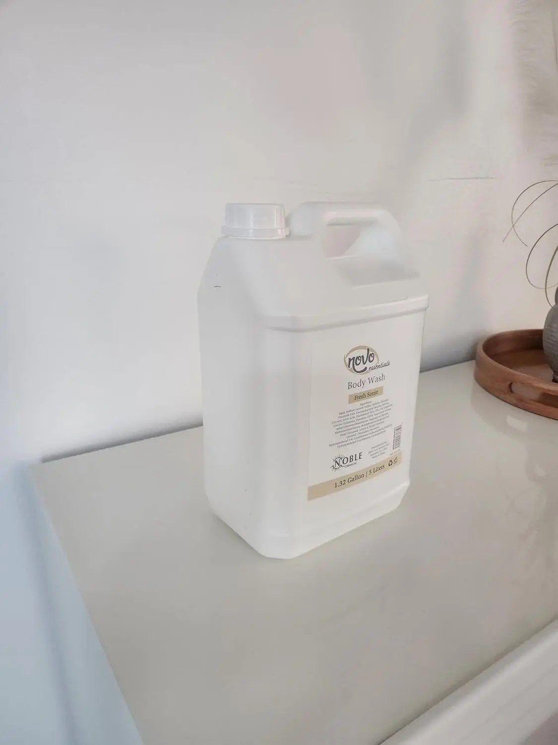 1.32 Gallon Essentials Body Wash in bulk Fresh Scent incluide for Hotel and Motel Use wholesale