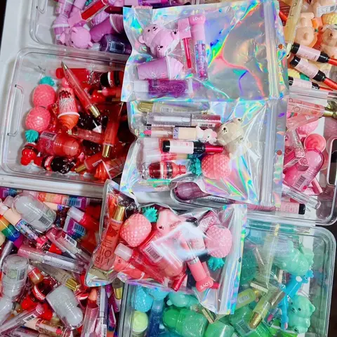 LIP BAGS Lipgloss Lipstick - Glossy Finish for Long-Lasting Lip Care Cosmetic Tinted Makeup