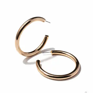 SINUOUS SHEEN Gold Hoop Earrings