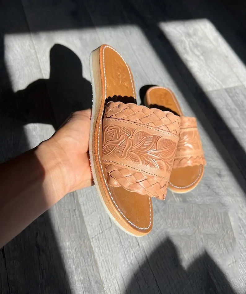 Huarache sandal Tooled - huarache sandals - leather sandals women - white huarache women - Mexican Huarache - leather flip flops