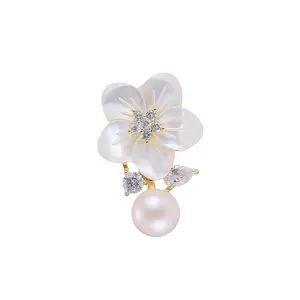Luxury Natural Shell Flower Brooch Elegant Freshwater Pearl Pin High-end Suit Coat Fixing Accessories Collar Clips