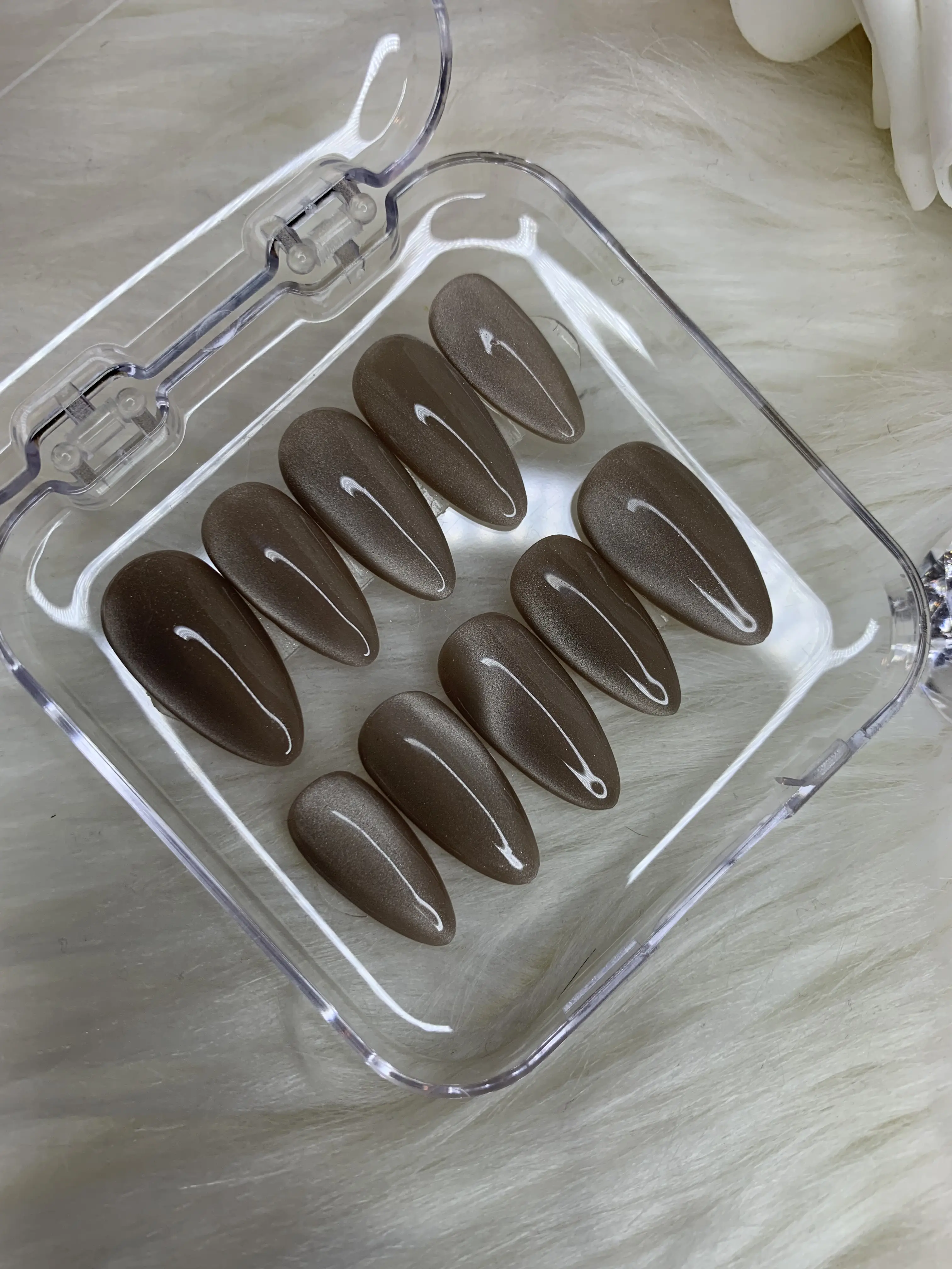 Cat Eye Satin Glass Mirror Reflection Press On Nail - Shine Finish, Elegant Design, Versatile Shades for Quick Stylish Manicure