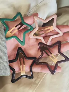 Exquisite and cute hollow out five pointed star hair clip, suitable for daily wear, vacation and dating occasions, and also a surprising exquisite small gift, Hairpins