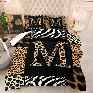 Personalized Initial Letter M Leopard Print Quilt Set, Soft Breathable Wild Animal Print Bedding, All-Season Cozy Quilt for Bedroom & Dorm Room Decor, 1 Quilt + 1/2 Pillowcases, Twin/Full/Queen Size