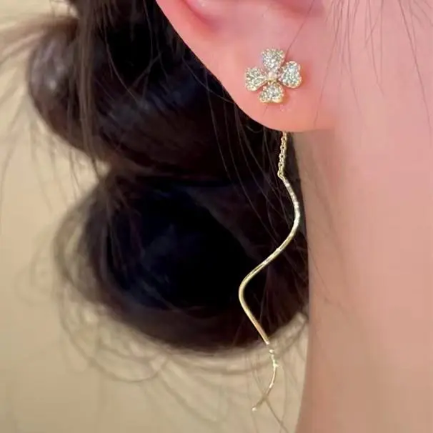 Chic Modern Artificial Gemstone Flower Ear Threads, Niche Versatile Temperament High-End Design Internet Celebrity Earrings, Model E50038-EH, Modern Artificial Gemstone Earrings