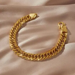 Gold Bracelet for Women - Elegant Design with Unique Detailing and Comfortable Fit