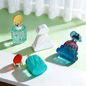 Women’s four-piece perfume set with long-lasting fragrance; Cloud Series perfume gift box; floral-musk scent series; travel perfume; a high-end birthday or Valentine’s Day gift for women; an elegant perfume suitable for everyday wear.