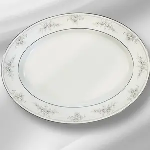 Legendary by Noritake Sweet Leilani China. 11 pieces.