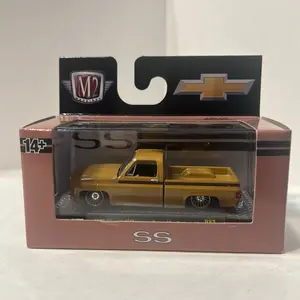 1:64 M2 Machines 73 Chevrolet Cheyenne Super-10 custom SS 24-68