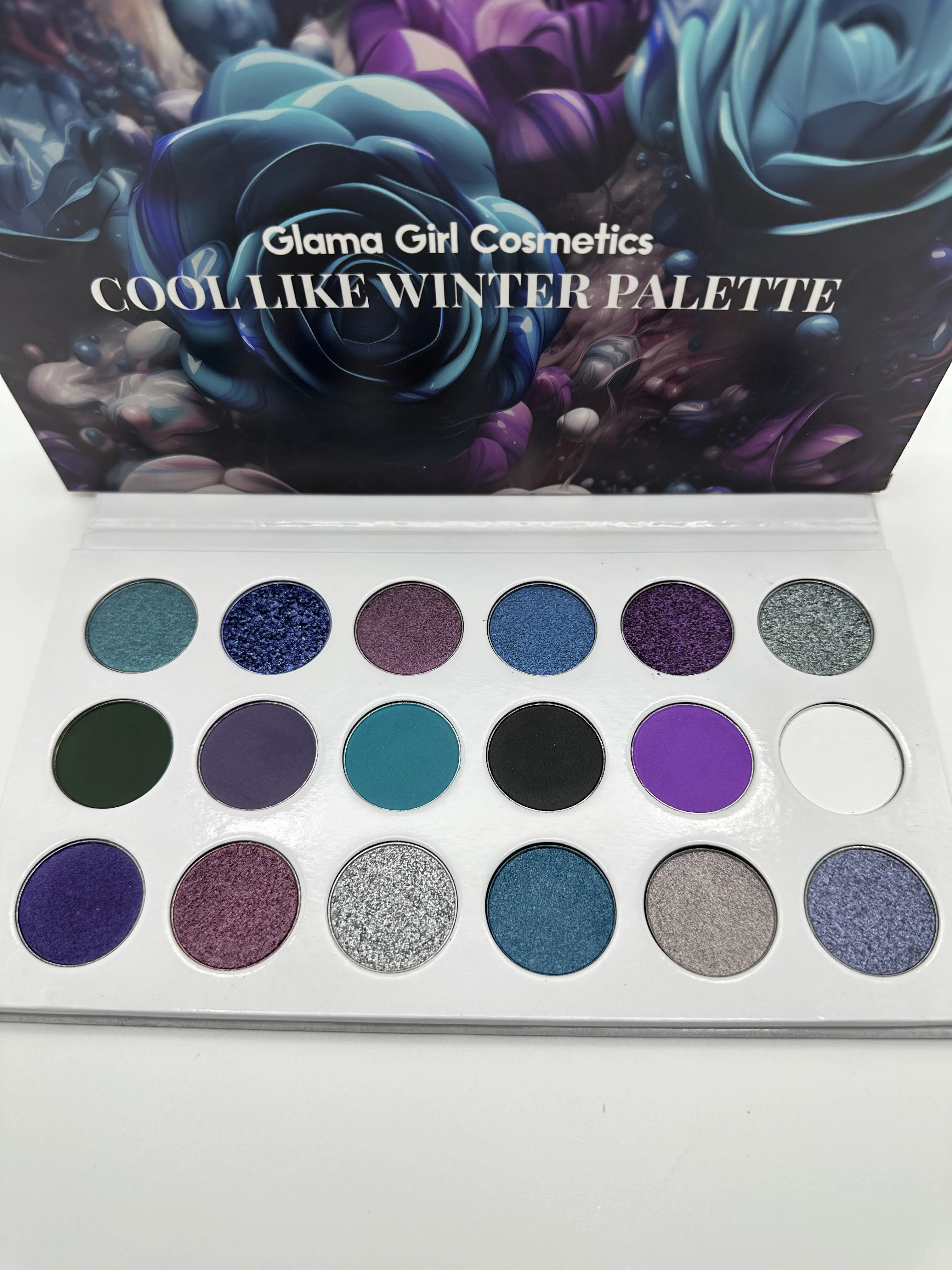 Cool Like Winter Eyeshadow Palette Matte Creamy Mettalic Satin Glitter duochrome