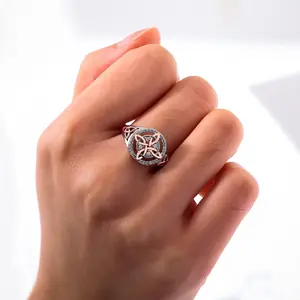 Hot-selling two-tone zircon ring jewelry with a unique design, fashionable and versatile, making it an ideal gift for girlfriends.