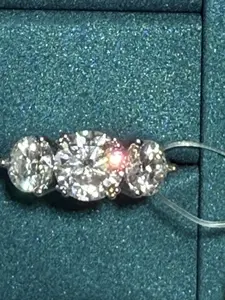 Moissanite Ring for Women： Sparkling Ideal for Special Occasions or Everyday Wear Elegant Jewelry