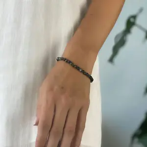Natural Gray Crystal Gemstone Beaded 4mm Small Tiny Larvikite Black Labradorite Beads Stretch Bracelet for Women Men, Healing Reiki Chakra Bracelet