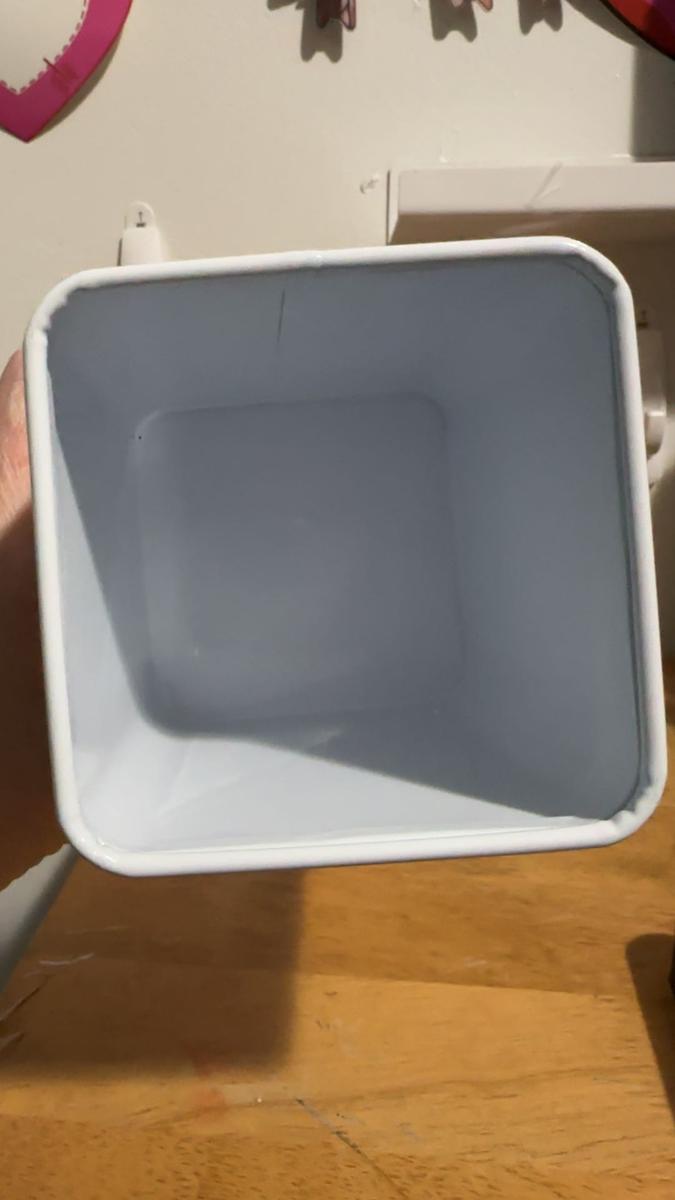 Item: Black/White, Small