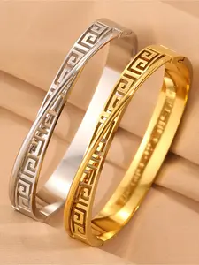 1 piece of French luxury hollowed out Great Wall patterned outer line bracelet, elegant minimalist bangle, made of stainless steel material, a daily fashionable item, perfect for gifting and party wear