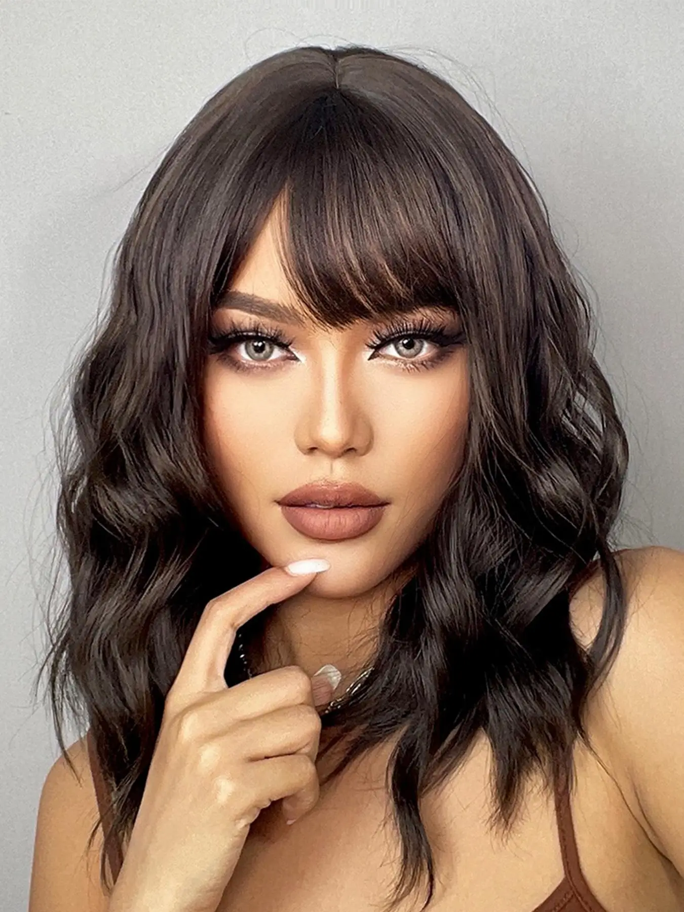 Women's 16 Inch Long Curly Wigs with Bangs, Heat Resistant Natural Looking Synthetic Wigs for Party, Daily Use