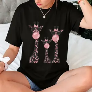 Women's Giraffe Print Round Neck Tee, Fashion Casual Crew Neck T-Shirt for Daily Holiday Vacation Outdoor Wear, Ladies Clothes for Summer