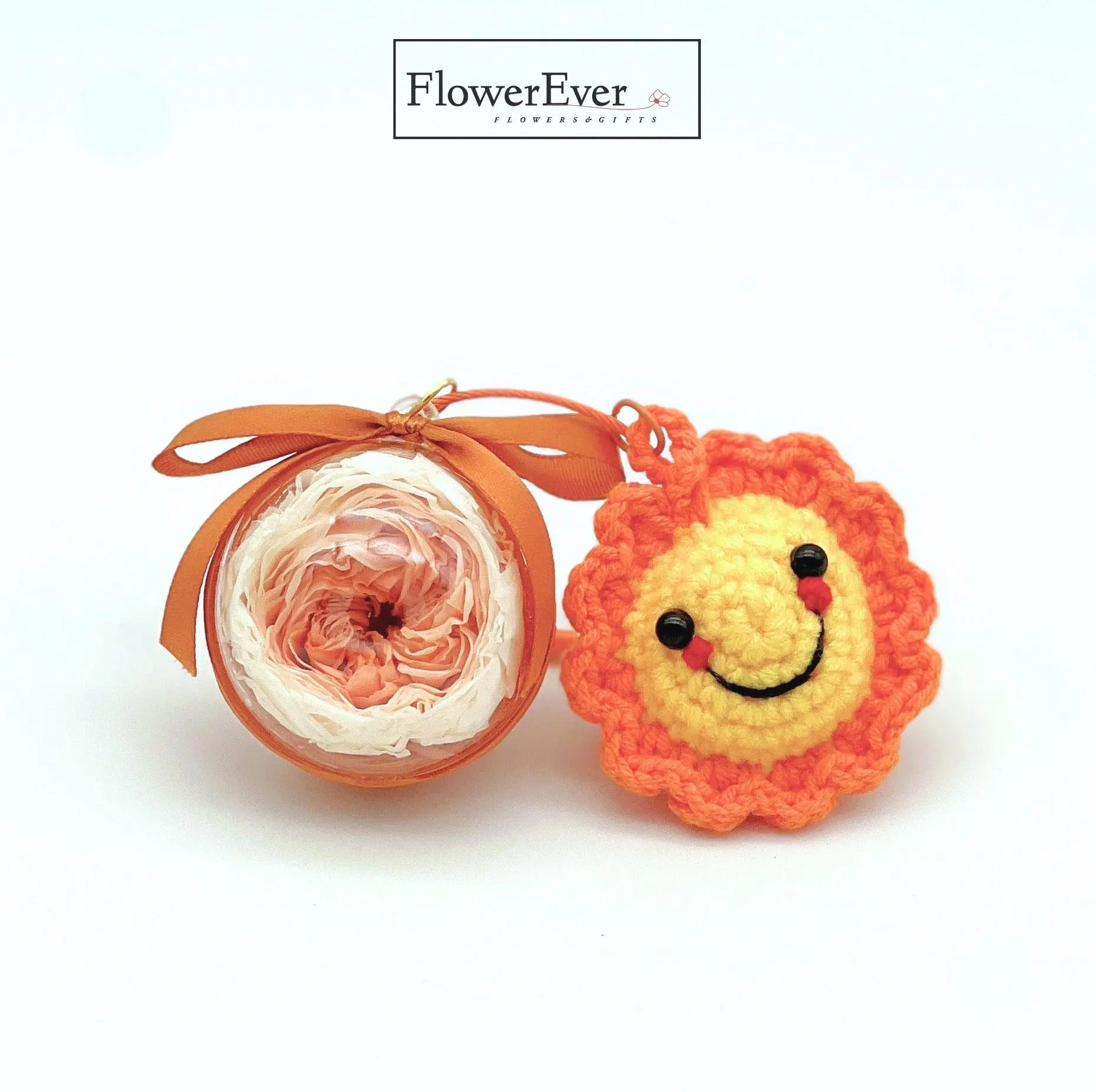 Forever Rose Keychain w. Smiley Sun Crochet｜Preserved Flower Charm