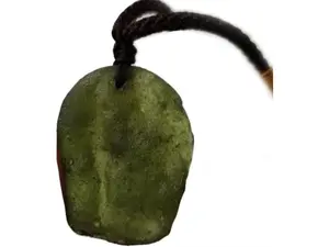 Moldavite Pendant Aerolites Meteorite Raw Pendant Crystal Stone Pendant Yoga Mediation Birthstone Necklace(Green, Irregular Gemstone Pendant )