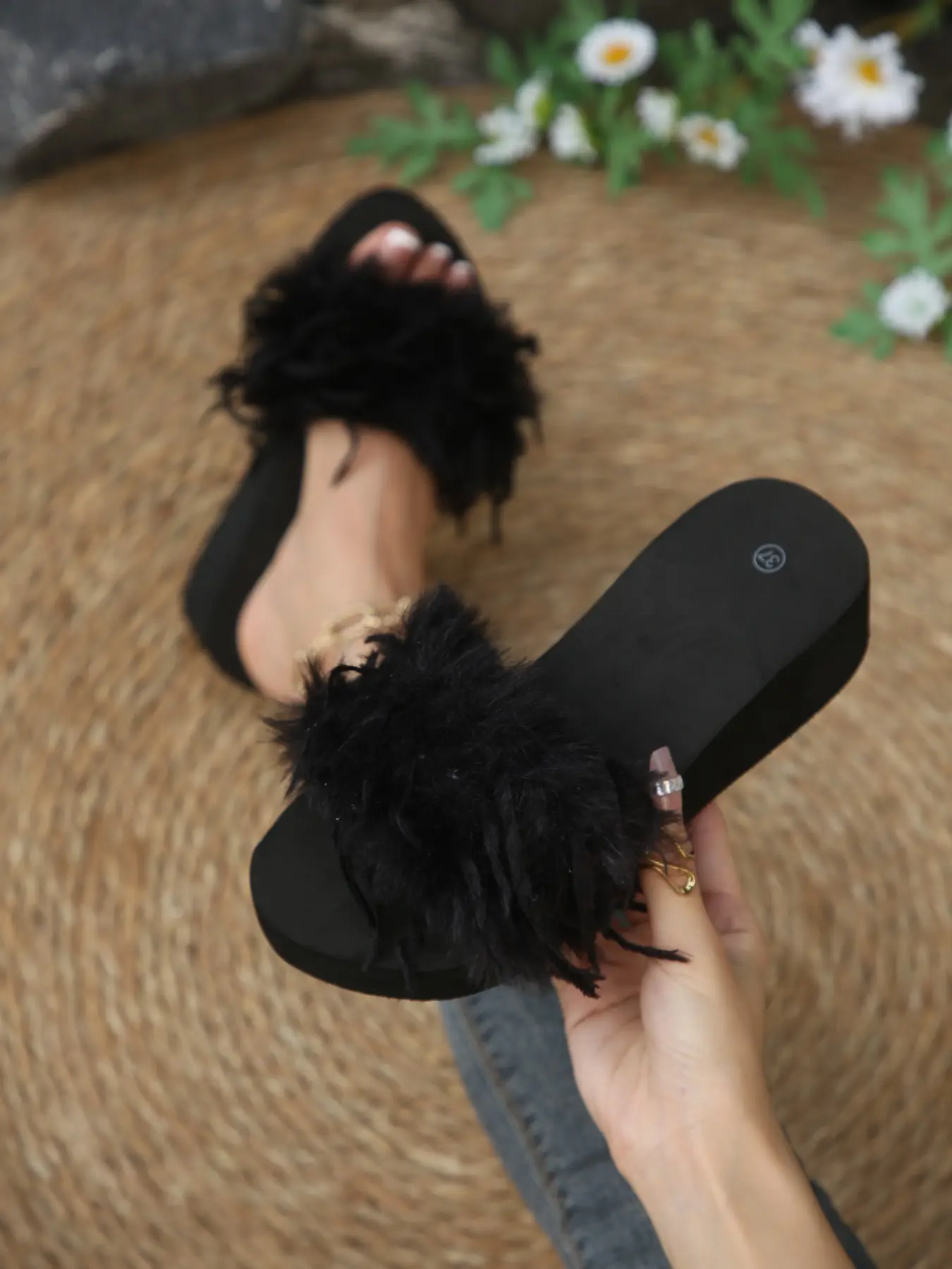 2026 Feather Decor Thick Sole Sandals, Comfortable Anti-Slip Design, Perfect for Summer, Casual & Versatile Footwear for Daily Wear