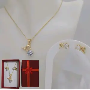 set de cadena y aretes