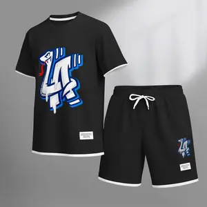 Men's Serpentine print drawstring shorts set for spring/summer, a casual summer outfit including a short-sleeved shirt and shorts, suitable for everyday wear and sports. A two-piece set for a relaxed and energetic lifestyle.