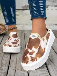 2026 Women’s new styles: brown, black, gray, green. pink, leopard print. colorful. milk-colored. black and white. thick-soled mules. large size, comfortable, casual, slip-on design. suitable for school/vacation.