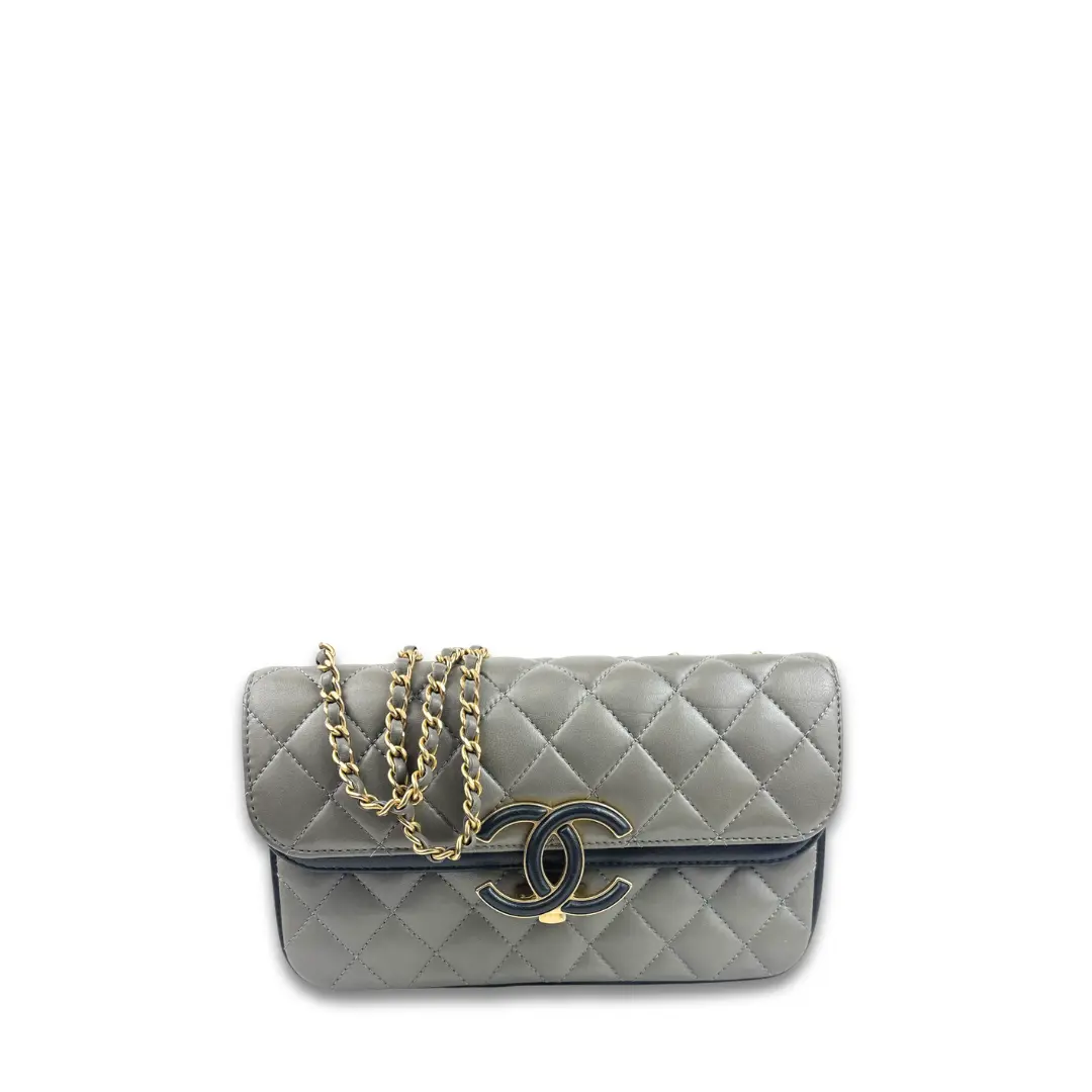 Pre-owned CHANEL Leather Shoulder Bags Quilted Small Grey CC Chic Flap Bag