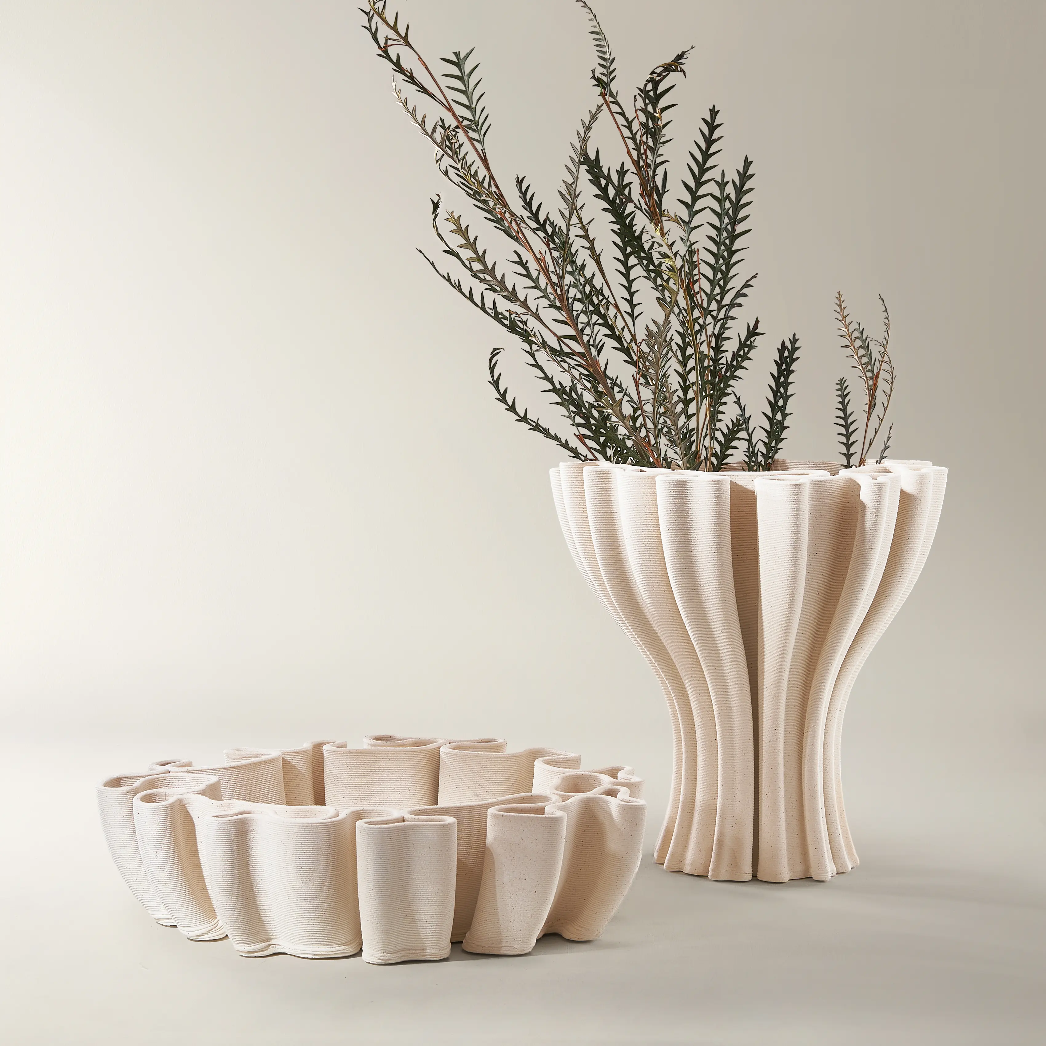 Z Gallerie Coral Porcelain Flowing Floral Bowl Vase - Ivory Interior, Light White Exterior, Decorative Modern Home Decor with Vase Fillers Z Gallerie Coral Porcelain Flowing Floral Bowl Vase - Ivory Interior, Light White Exterior, Decorative Modern Home Decor with Vase Fillers