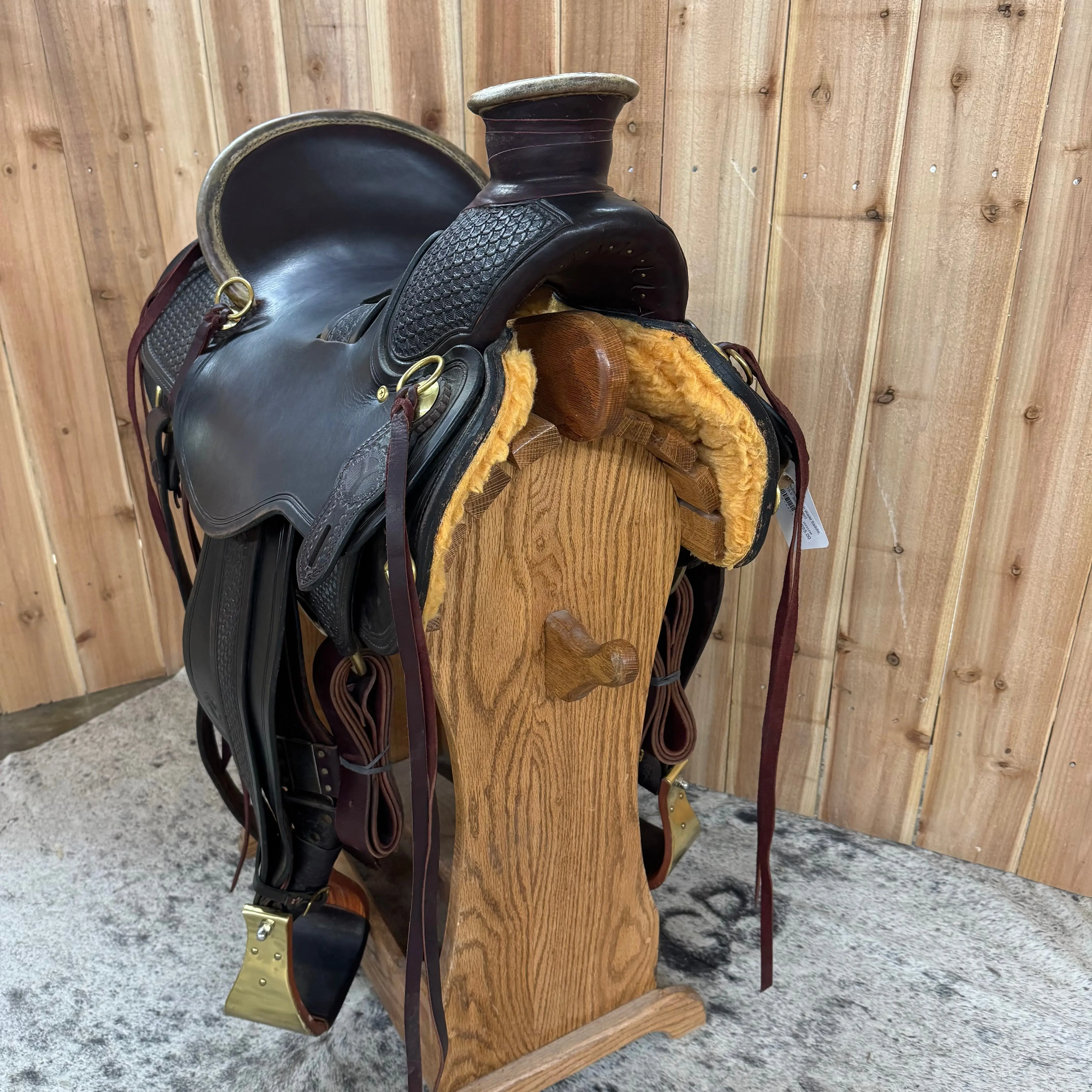 Circle Y Midland Ranch Wade Saddle, 15.5" Seat (Demo) Circle Y Midland Ranch Wade Saddle, 15.5" Seat (Demo)