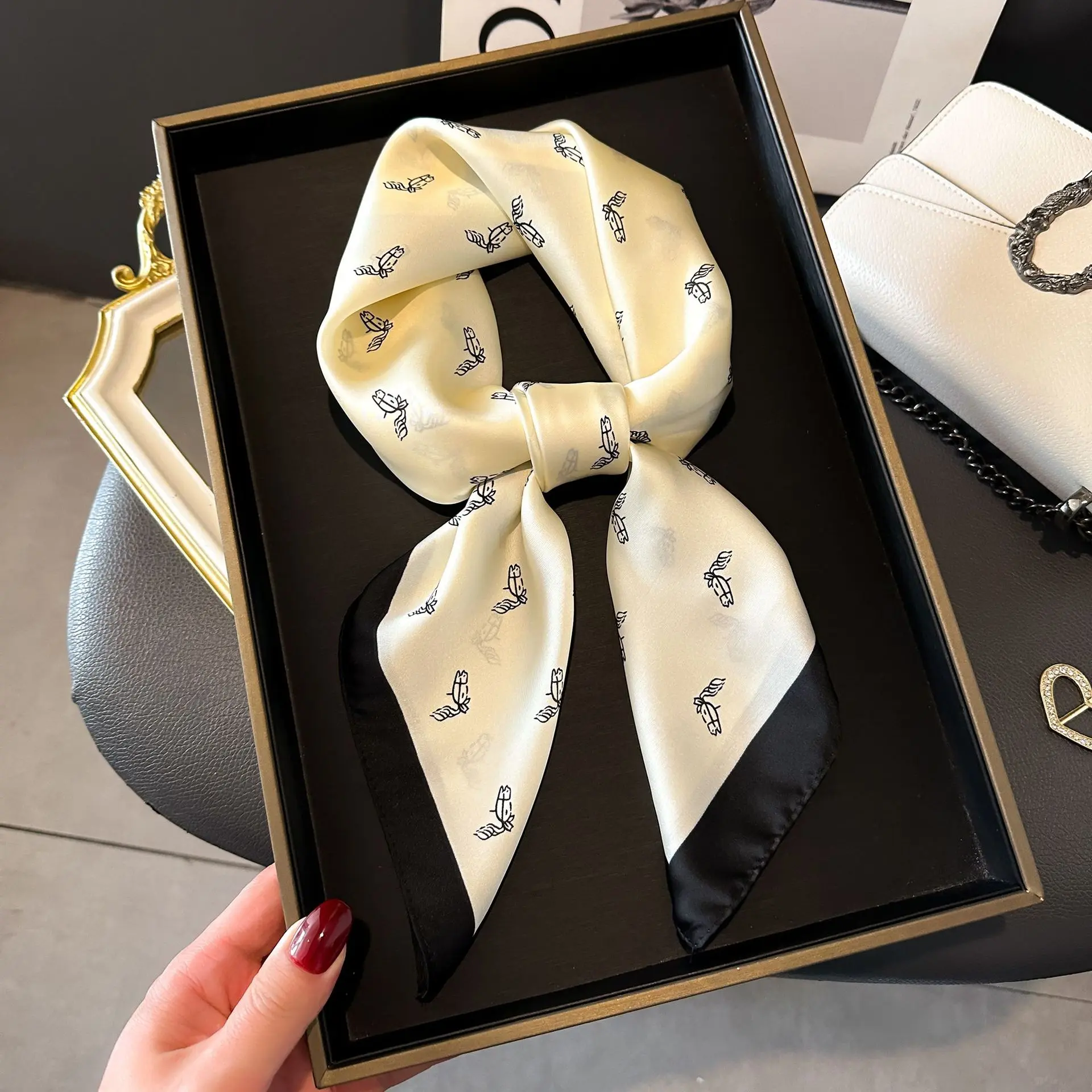 Little Horse Head White