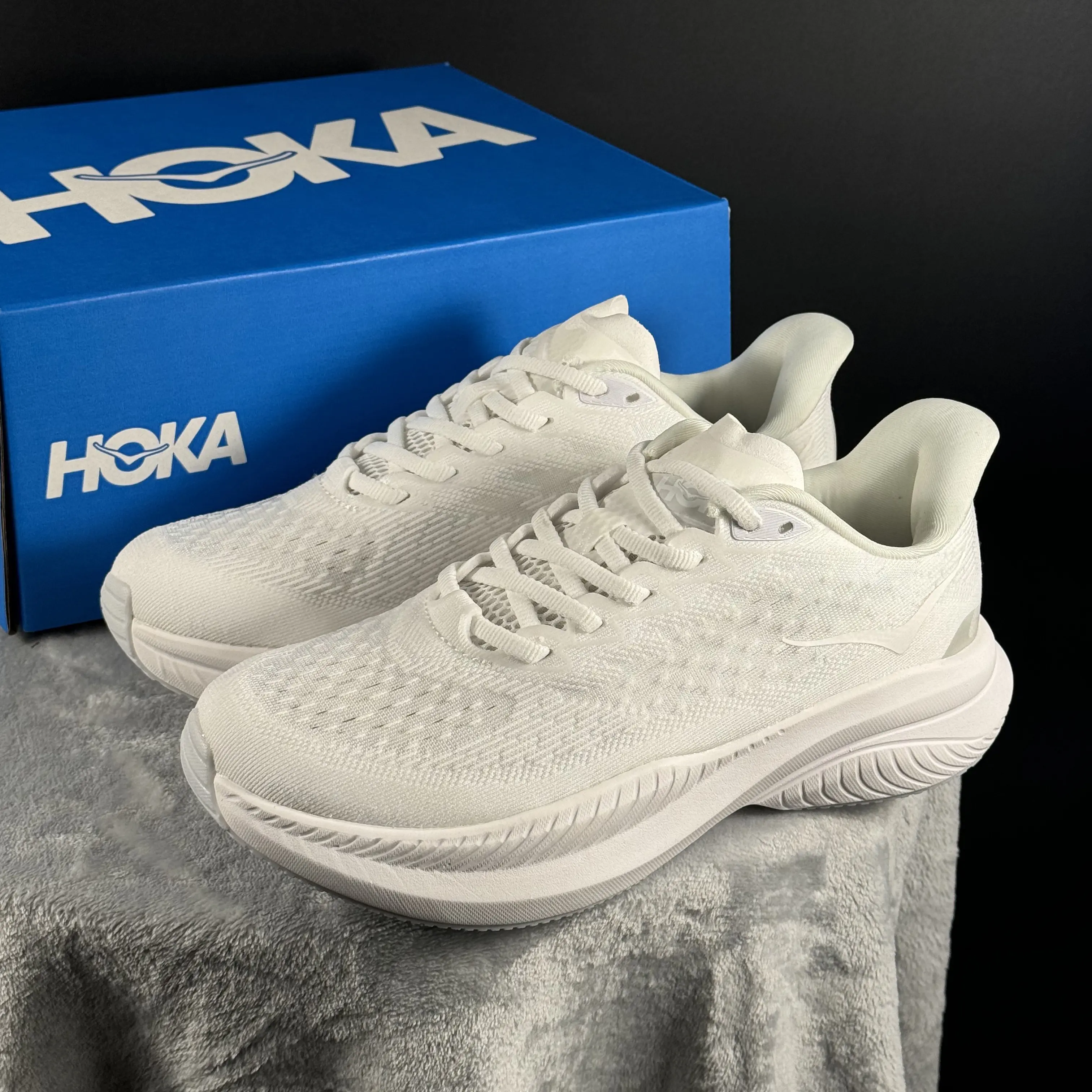 Cream White Integrated Flyknit Mesh Soft Springy Thick Sole Lightweight Running Shoes Unisex Minimal Fresh Sneakers for Commute and Jogging