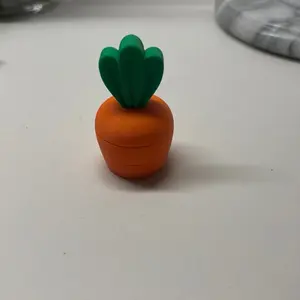 Cute articulating carrot fidget